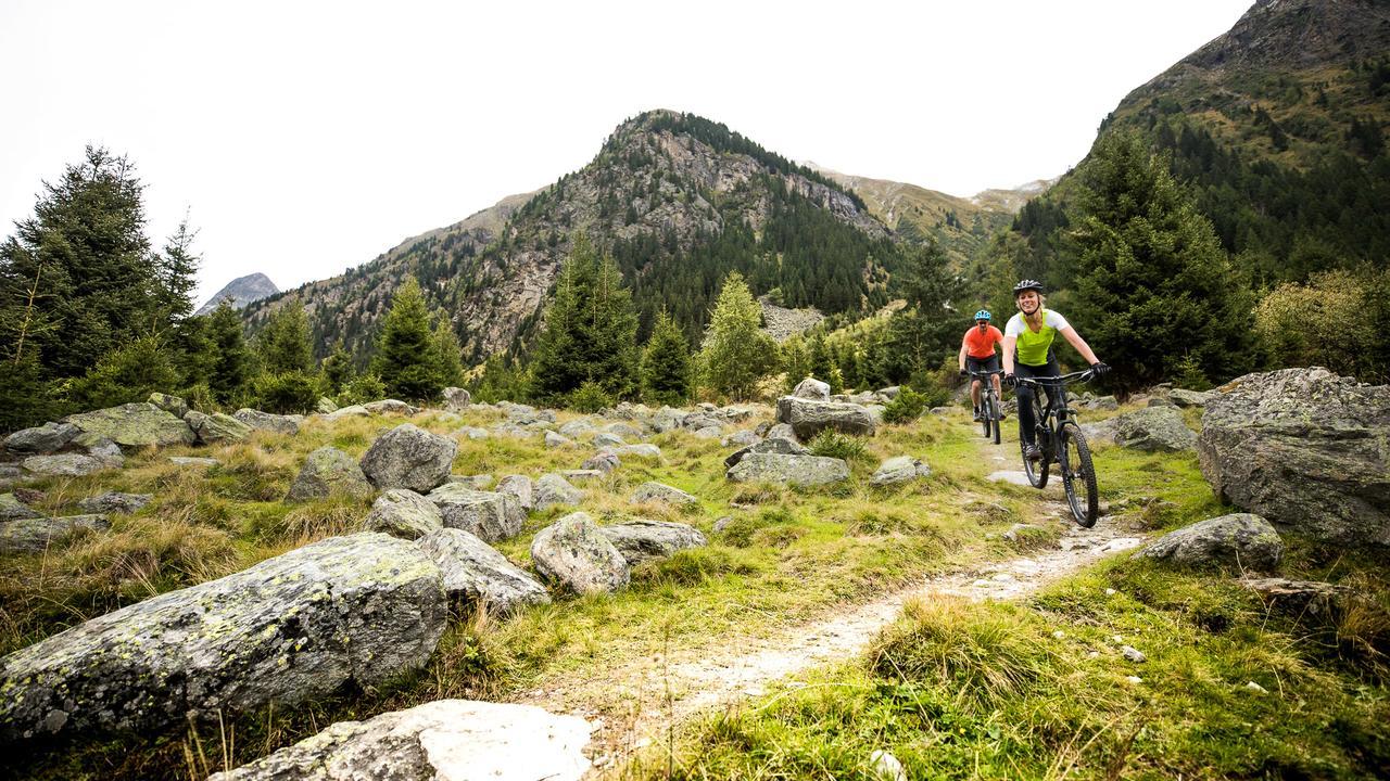Das Chaletdorf - Pitztal Sankt Leonhard im Pitztal Eksteriør billede